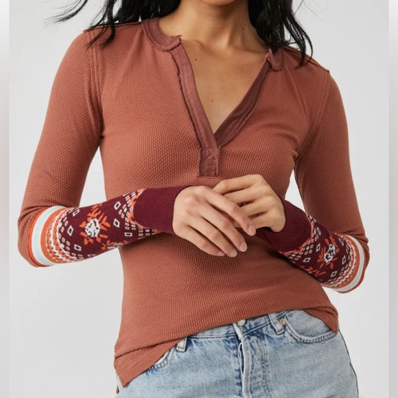 NEW FREE PEOPLE- Henley Top with Thermal and Sweater blends in size Medium - Picture 2 of 6